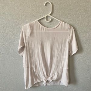 a short sleeve white shirt